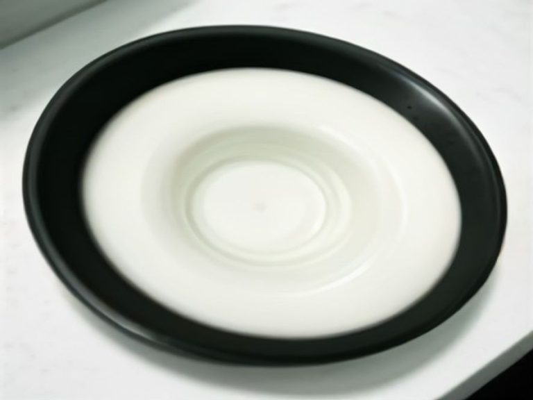 Flexible silicone scrapers designed for cleaning pans and bowls completely.