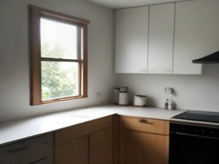 Cleaning painted kitchen walls without stripping the paint layer
