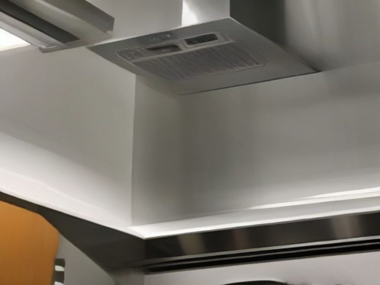 Clean stainless steel chimney baffle filter