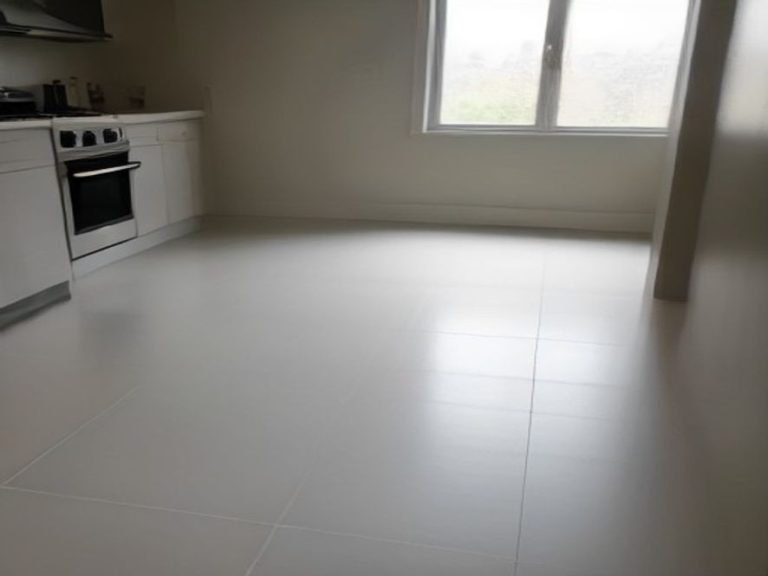 Light grey ceramic floor tiles completely free of black scuff marks