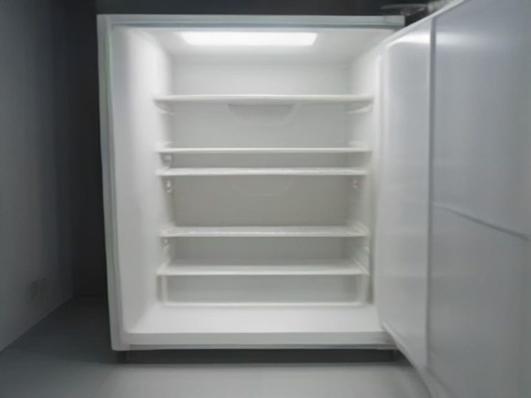 Fixing rotten food smells in empty refrigerators.
